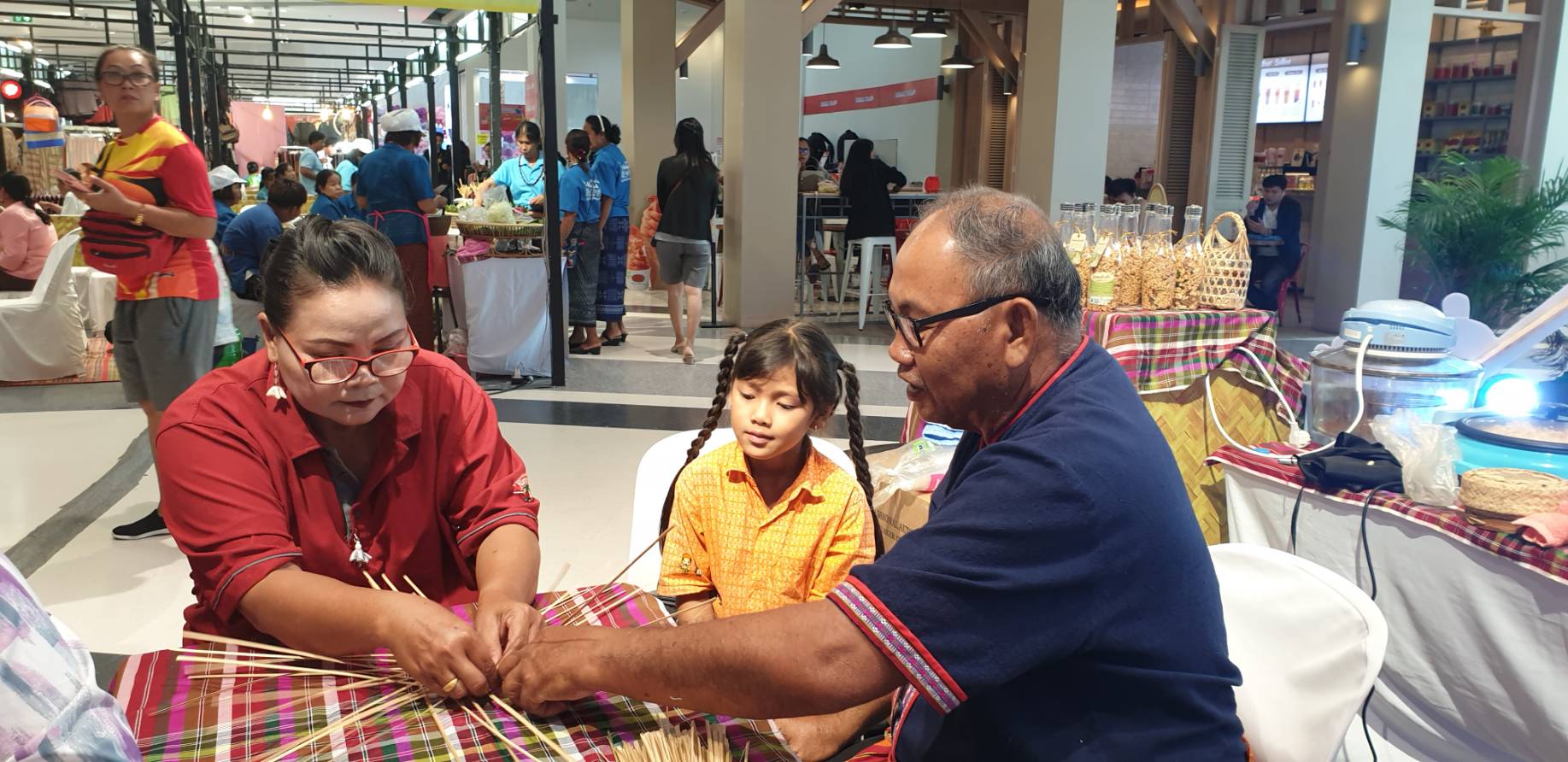 @ มหาสารคาม เมืองตักสิลานคร ห้ามพลาด เชิญ แวะ ชม ชิม ช้อป สัมผัสบรรยากาศงาน“เที่ยวมหาสารคาม ทั้งปีไม่มีเบื่อ”๑๑-๑๕ สิงหาคม ๒๕๖๒ ณ ลานโปรโมชั่น ชั้น ๑ ศูนย์การค้าเสริมไทยคอมเพล็กซ์