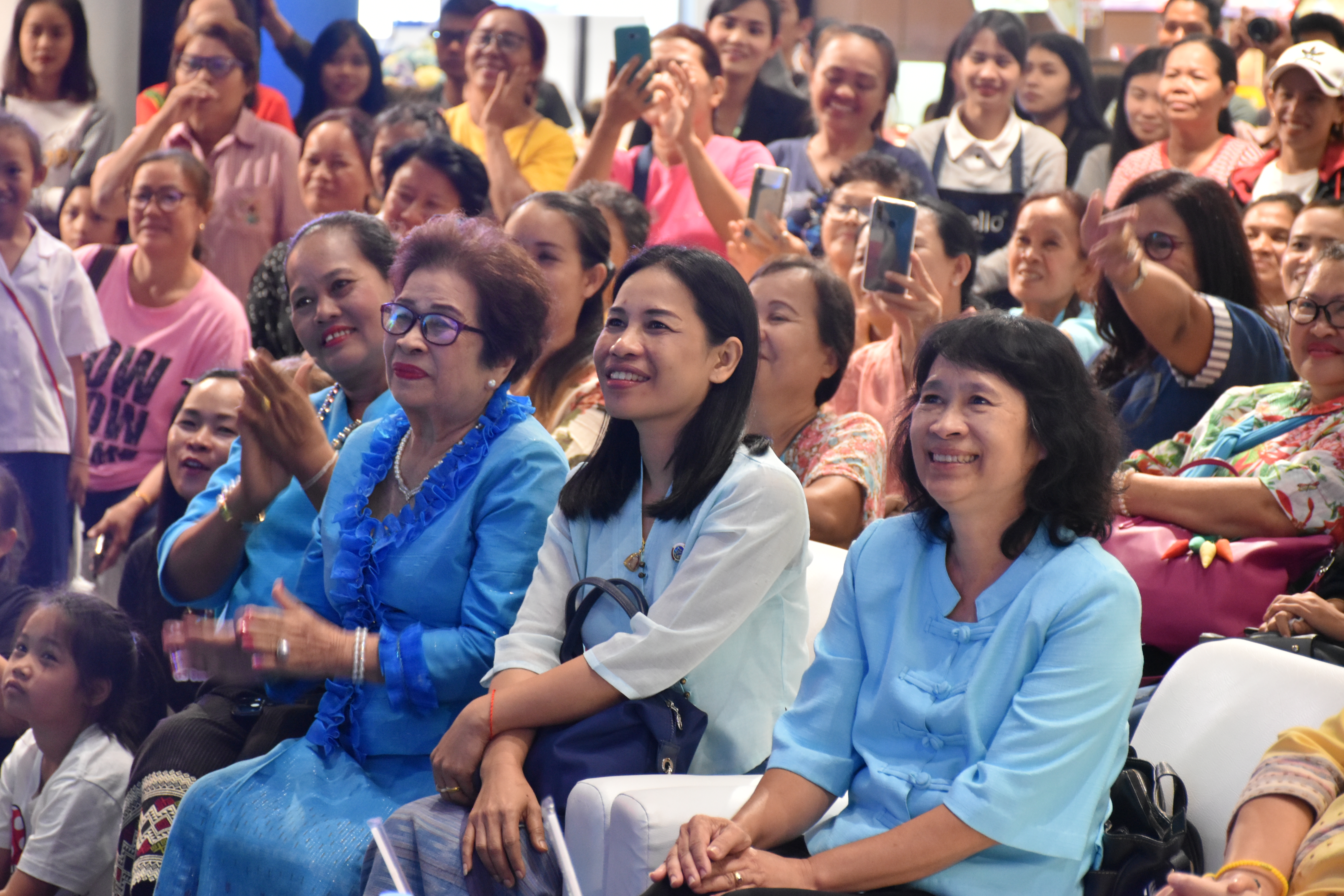 ห้ามพลาด เชิญ แวะ ชม ชิม ช้อป สัมผัสบรรยากาศงาน“เที่ยวมหาสารคาม ทั้งปีไม่มีเบื่อ”  ๑๔ ส.ค.๒๕๖๒ ณ ศูนย์การค้าเสริมไทยคอมเพล็กซ์ อ.เมืองฯ จ.มหาสารคาม งาน“เที่ยวมหาสารคาม ทั้งปีไม่มีเบื่อ” ได้รับเกียรติจาก นางสาวศันสนีย์ ทาสม ผู้ตรวจราชการกรมการพัฒนาชุมชนเขตตรวจราชการกลุ่มจังหวัดภาคตะวันออกเฉียงเหนือตอนกลาง