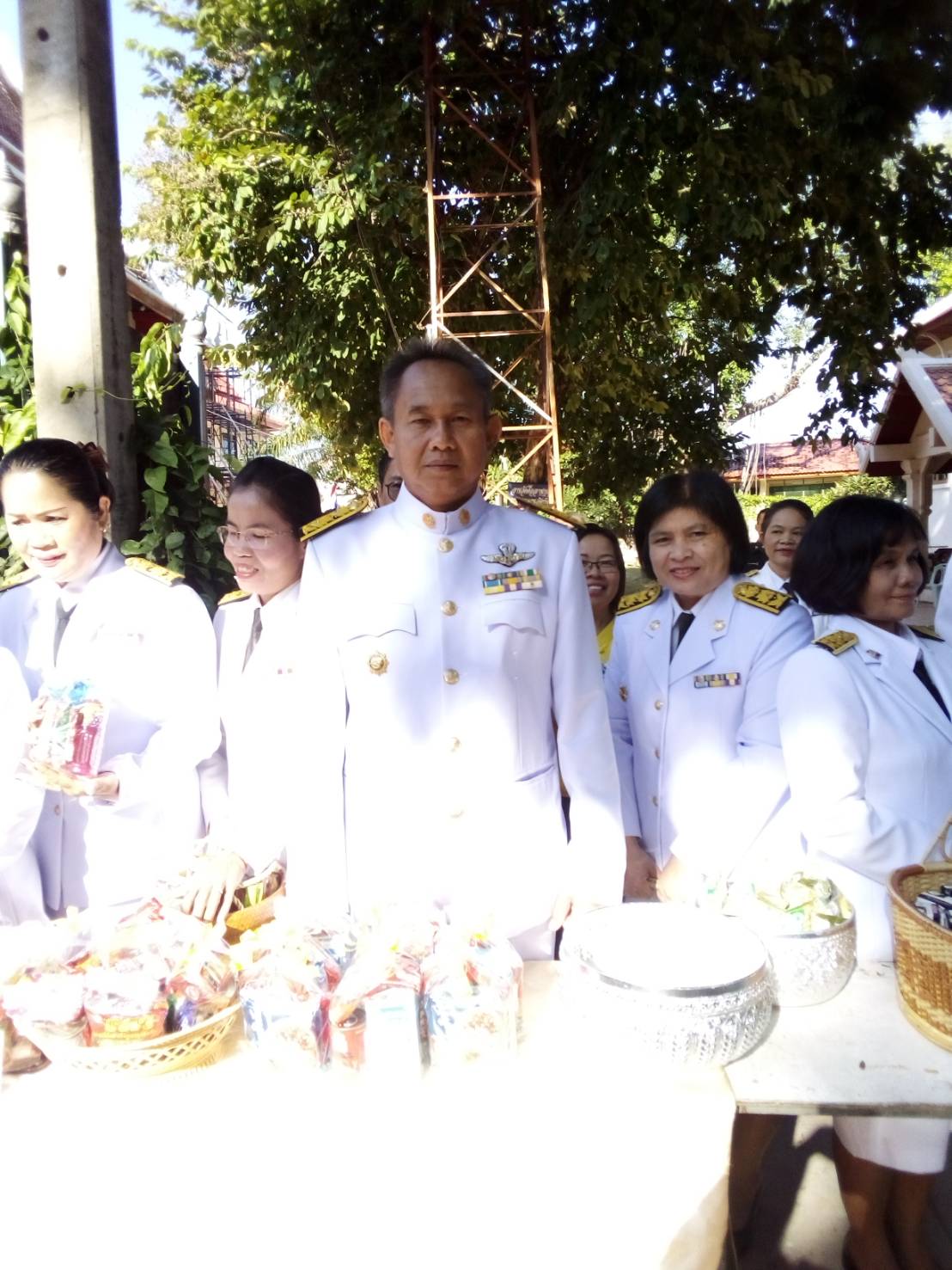 13 ตุลาคม 2562 นายพงษ์ศักดิ์ คณะมะ หัวหน้ากลุ่มงานส่งเสริมการพัฒนาชุมชน รักษาการแทน พัฒนาการจังหวัดมหาสารคาม และเจ้าหน้าที่พัฒนาชุมชนจังหวัดมหาสารคาม ร่วมพิธีบำเพ็ญกุศลและพิธีน้อมรำลึกเนื่องในวันคล้ายวันสวรรคต พระบาทสมเด็จพระบรมชนกาธิเบศร มหาภูมิพลอดุลยเดชมหาราช บรมนาถบพิตร