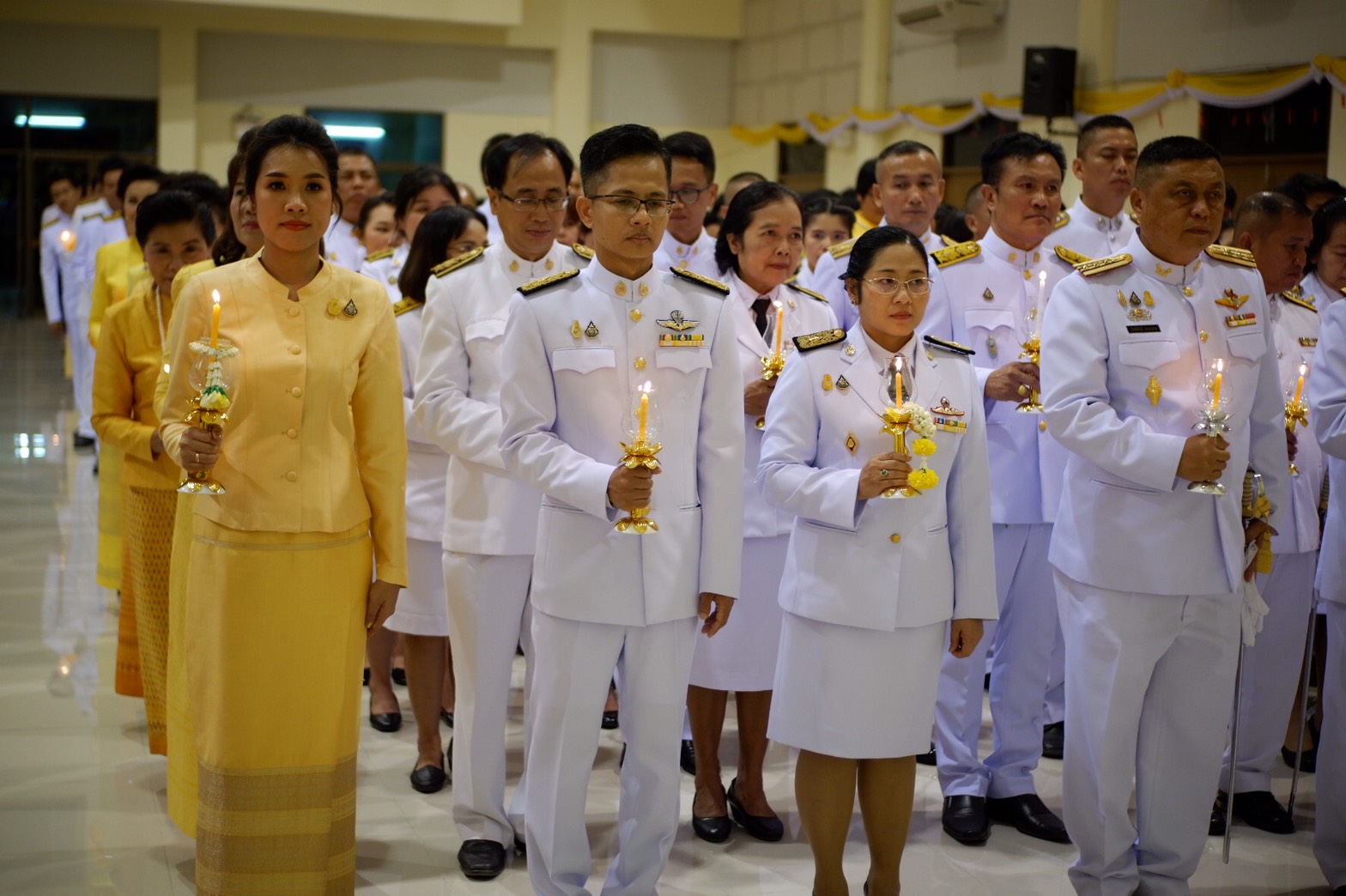 13 ตุลาคม 2562 นายพงษ์ศักดิ์ คณะมะ หัวหน้ากลุ่มงานส่งเสริมการพัฒนาชุมชน รักษาการแทน พัฒนาการจังหวัดมหาสารคาม และเจ้าหน้าที่พัฒนาชุมชนจังหวัดมหาสารคาม ร่วมพิธีบำเพ็ญกุศลและพิธีน้อมรำลึกเนื่องในวันคล้ายวันสวรรคต พระบาทสมเด็จพระบรมชนกาธิเบศร มหาภูมิพลอดุลยเดชมหาราช บรมนาถบพิตร