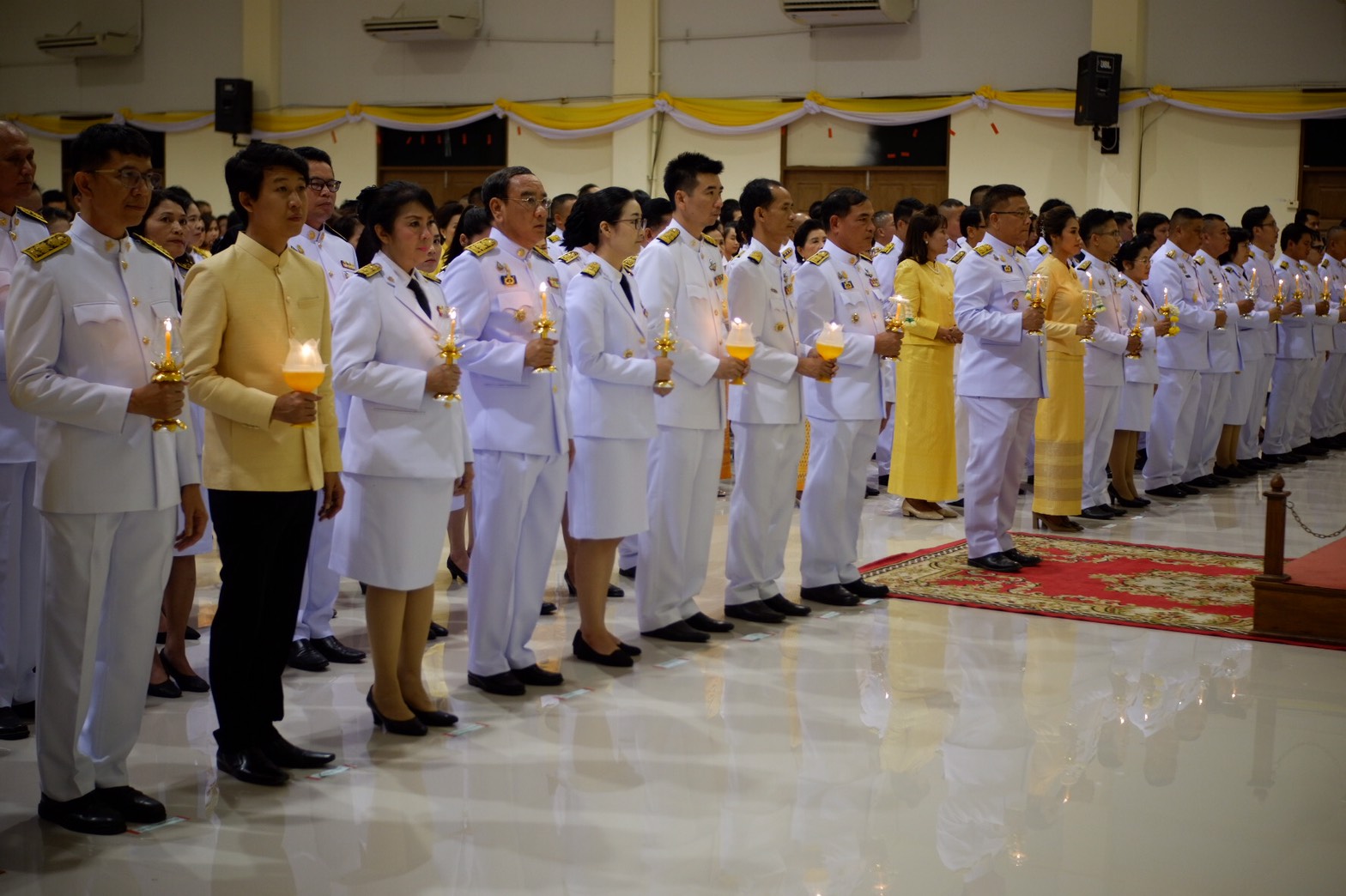 13 ตุลาคม 2562 นายพงษ์ศักดิ์ คณะมะ หัวหน้ากลุ่มงานส่งเสริมการพัฒนาชุมชน รักษาการแทน พัฒนาการจังหวัดมหาสารคาม และเจ้าหน้าที่พัฒนาชุมชนจังหวัดมหาสารคาม ร่วมพิธีบำเพ็ญกุศลและพิธีน้อมรำลึกเนื่องในวันคล้ายวันสวรรคต พระบาทสมเด็จพระบรมชนกาธิเบศร มหาภูมิพลอดุลยเดชมหาราช บรมนาถบพิตร