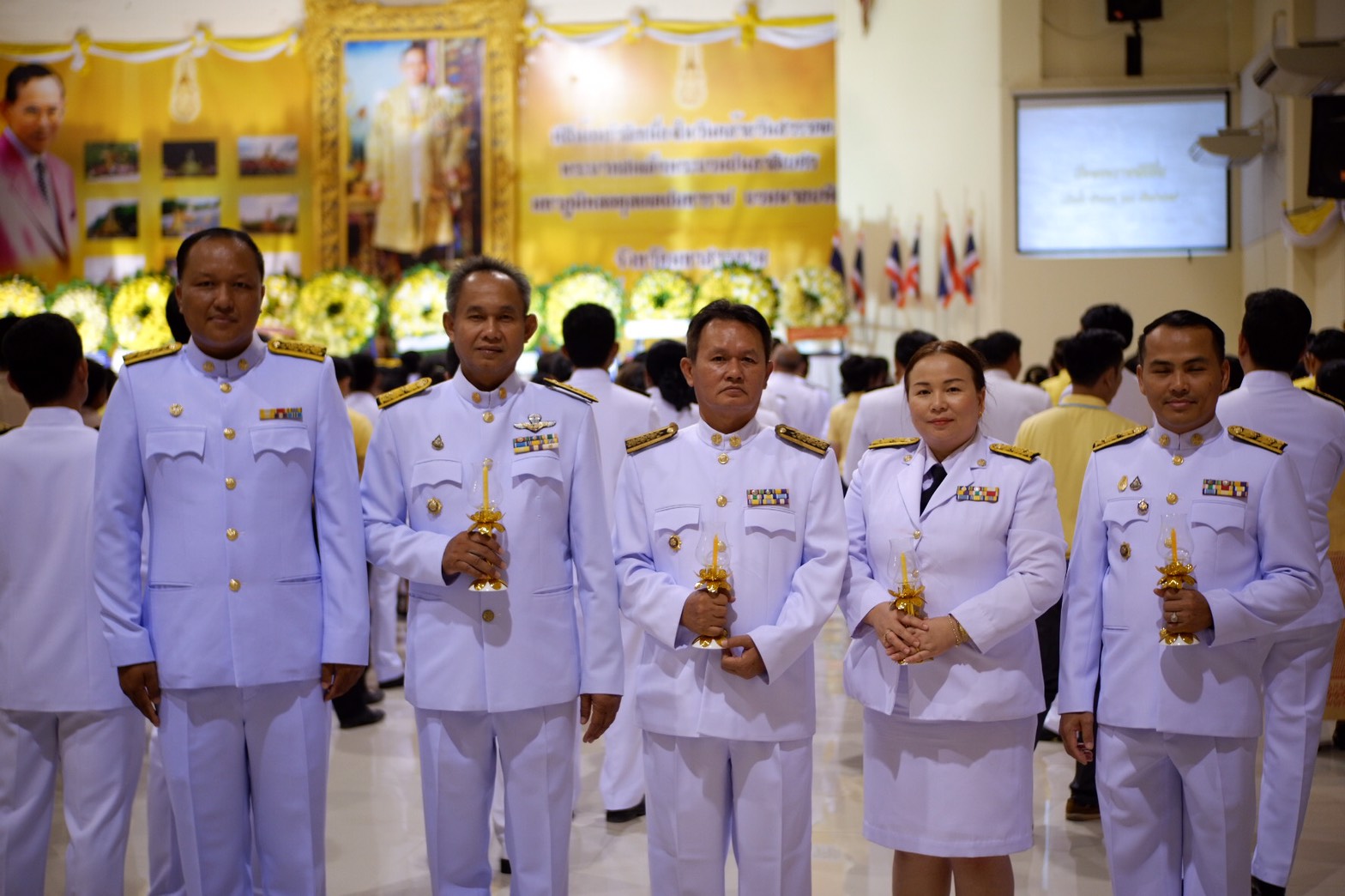 13 ตุลาคม 2562 นายพงษ์ศักดิ์ คณะมะ หัวหน้ากลุ่มงานส่งเสริมการพัฒนาชุมชน รักษาการแทน พัฒนาการจังหวัดมหาสารคาม และเจ้าหน้าที่พัฒนาชุมชนจังหวัดมหาสารคาม ร่วมพิธีบำเพ็ญกุศลและพิธีน้อมรำลึกเนื่องในวันคล้ายวันสวรรคต พระบาทสมเด็จพระบรมชนกาธิเบศร มหาภูมิพลอดุลยเดชมหาราช บรมนาถบพิตร