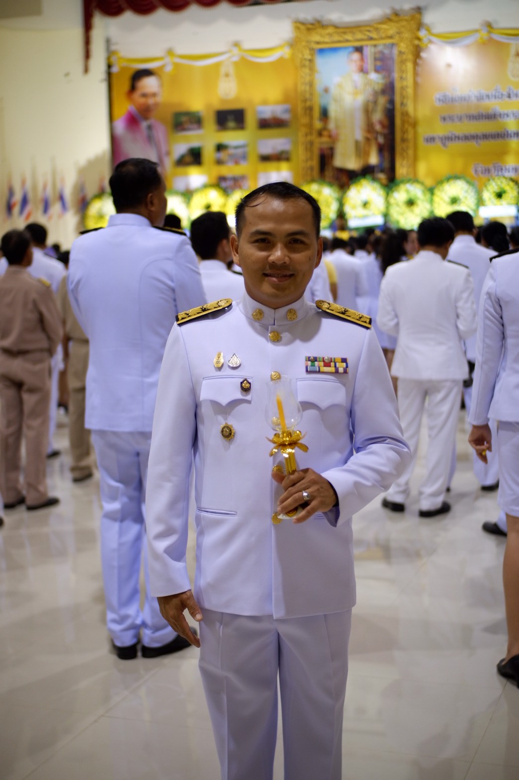 13 ตุลาคม 2562 นายพงษ์ศักดิ์ คณะมะ หัวหน้ากลุ่มงานส่งเสริมการพัฒนาชุมชน รักษาการแทน พัฒนาการจังหวัดมหาสารคาม และเจ้าหน้าที่พัฒนาชุมชนจังหวัดมหาสารคาม ร่วมพิธีบำเพ็ญกุศลและพิธีน้อมรำลึกเนื่องในวันคล้ายวันสวรรคต พระบาทสมเด็จพระบรมชนกาธิเบศร มหาภูมิพลอดุลยเดชมหาราช บรมนาถบพิตร