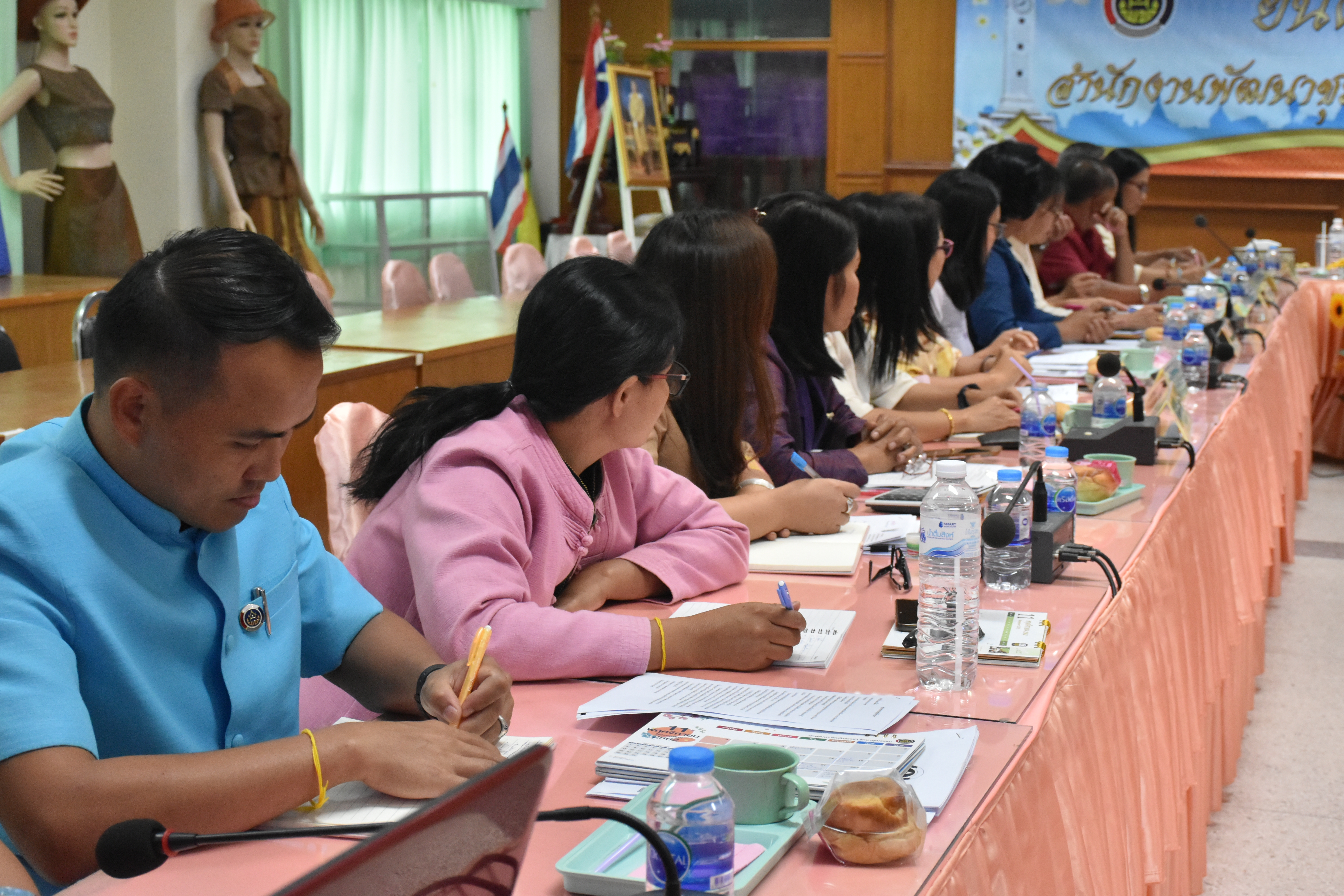 6 พฤศจิกายน 2562 เวลา 13.30 น. นางสาวศันสนีย์ ทาสม ผู้ตรวจราชการกรมการพัฒนาชุมชน เขตตรวจราชการที่ 12 กลุ่มจังหวัดภาคตะวันออกเฉียงเหนือตอนกลาง ติดตามการดำเนินงานสำนักงานพัฒนาชุมชนจังหวัดมหาสารคาม
