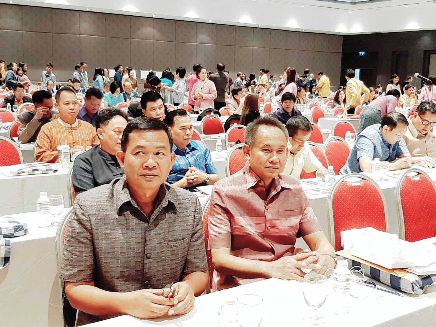 14 ธันวาคม 2562 พช.มหาสารคาม ร่วมประชุมบริหารการขับเคลื่อนแผนปฏิบัติราชการกรมการพัฒนาชุมชน พ.ศ.2563