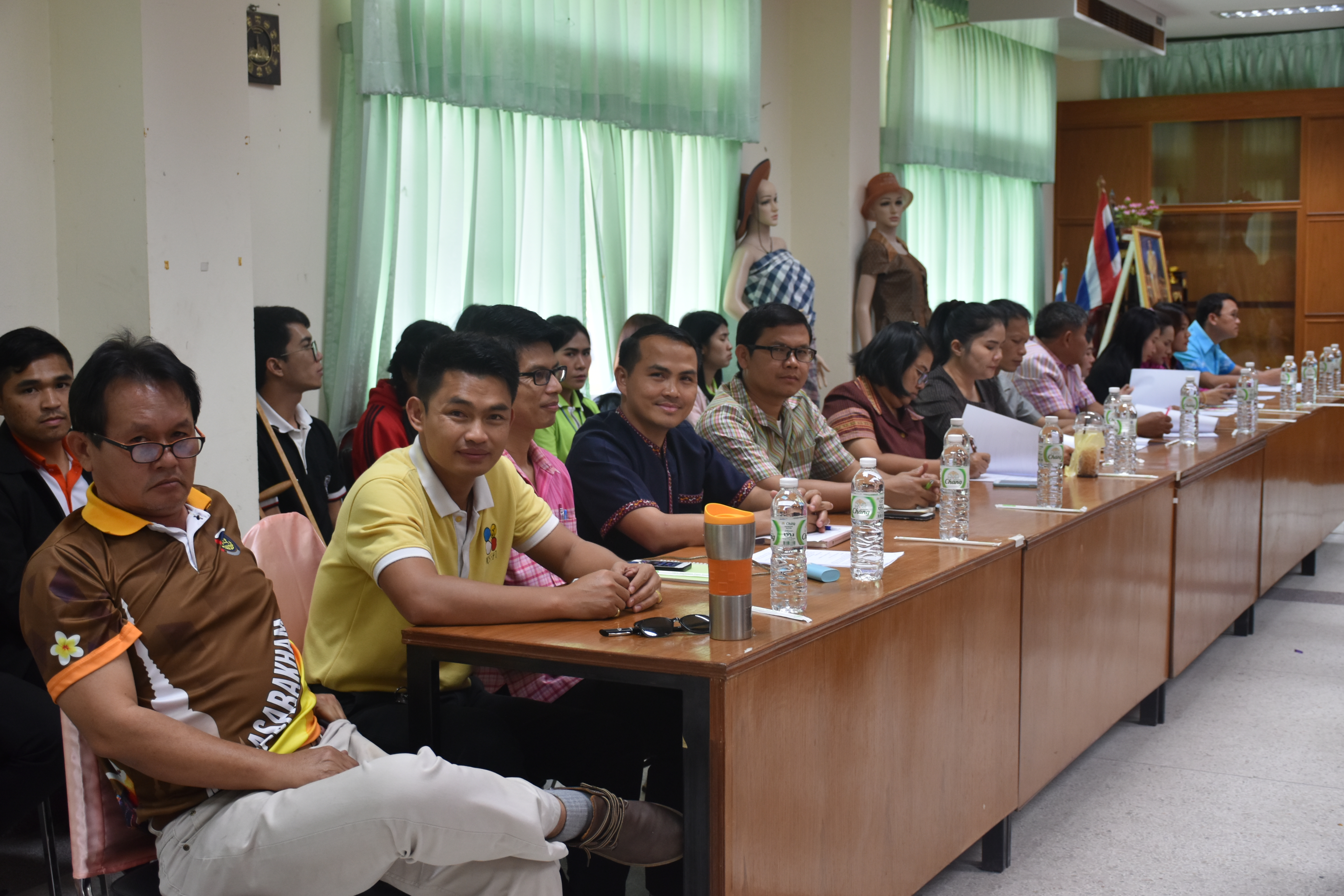16 มกราคม 2563 เวลา 13.30 น. ณ ห้องประชุม 106/1ศาลากลางจังหวัดมหาสารคาม ประชุมคณะกรรมการและคณะทำงานจัดกิจกรรม “งานราตรีเส้นสายลายผ้าสารคาม” ในงานประเพณีบุญเบิกฟ้าและงานกาชาดจังหวัดมหาสารคาม ประจำปี 2563 ครั้งที่ 1/2563