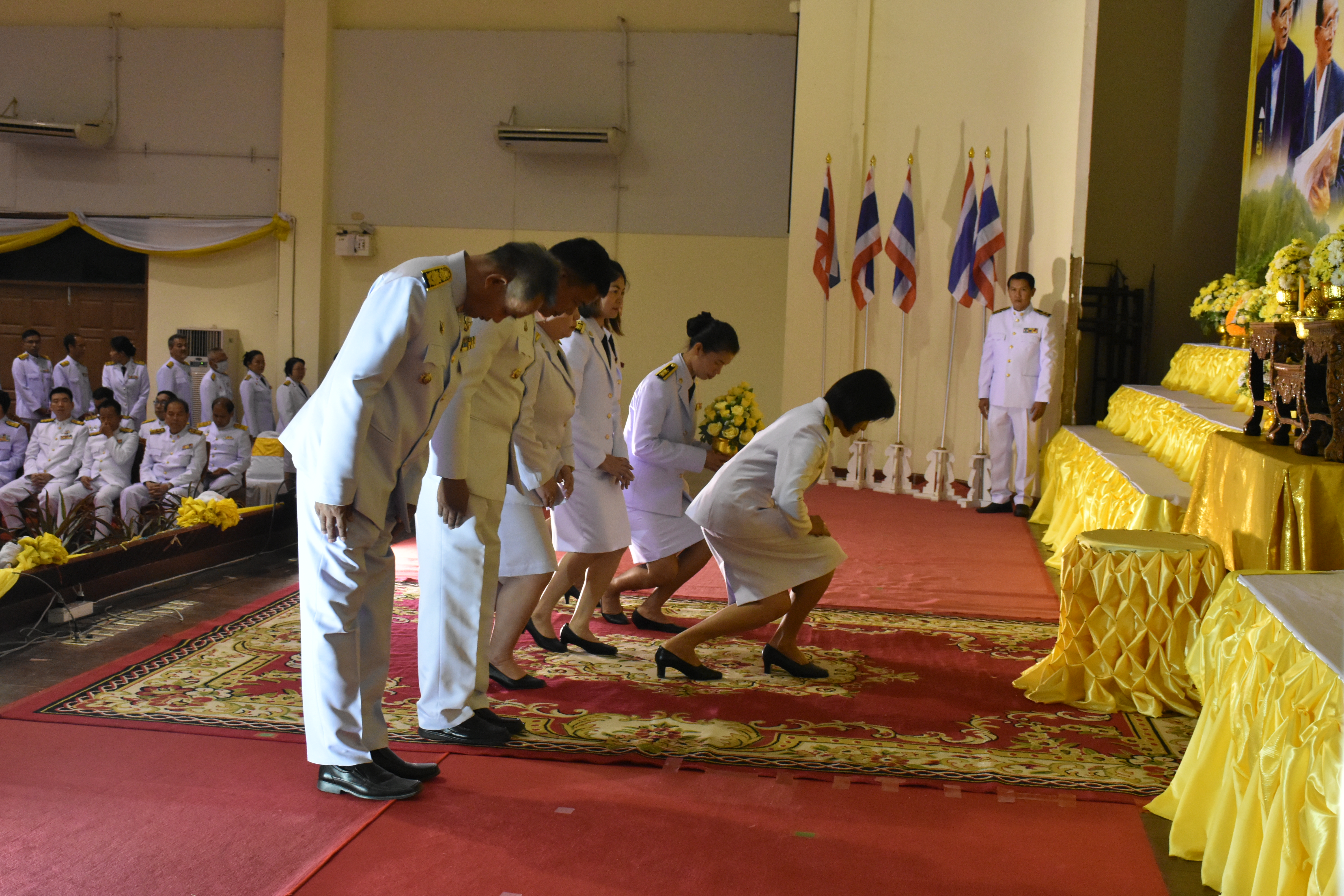 02/03/2563@ หอประชุมจังหวัดมหาสารคาม ต.แวงน่าง อ.เมืองมหาสารคาม จ.มหาสารคาม พช.มค. ร่วมพิธีวางพานพุ่มดอกไม้ถวายราชสักการะ แด่ พระบาทสมเด็จพระบรมชนกาธิเบศร มหาภูมิพลอดุลยเดชมหาราช บรมนาถบพิตร เนื่องในวันพระบิดาแห่งมาตรฐานการช่างไทย