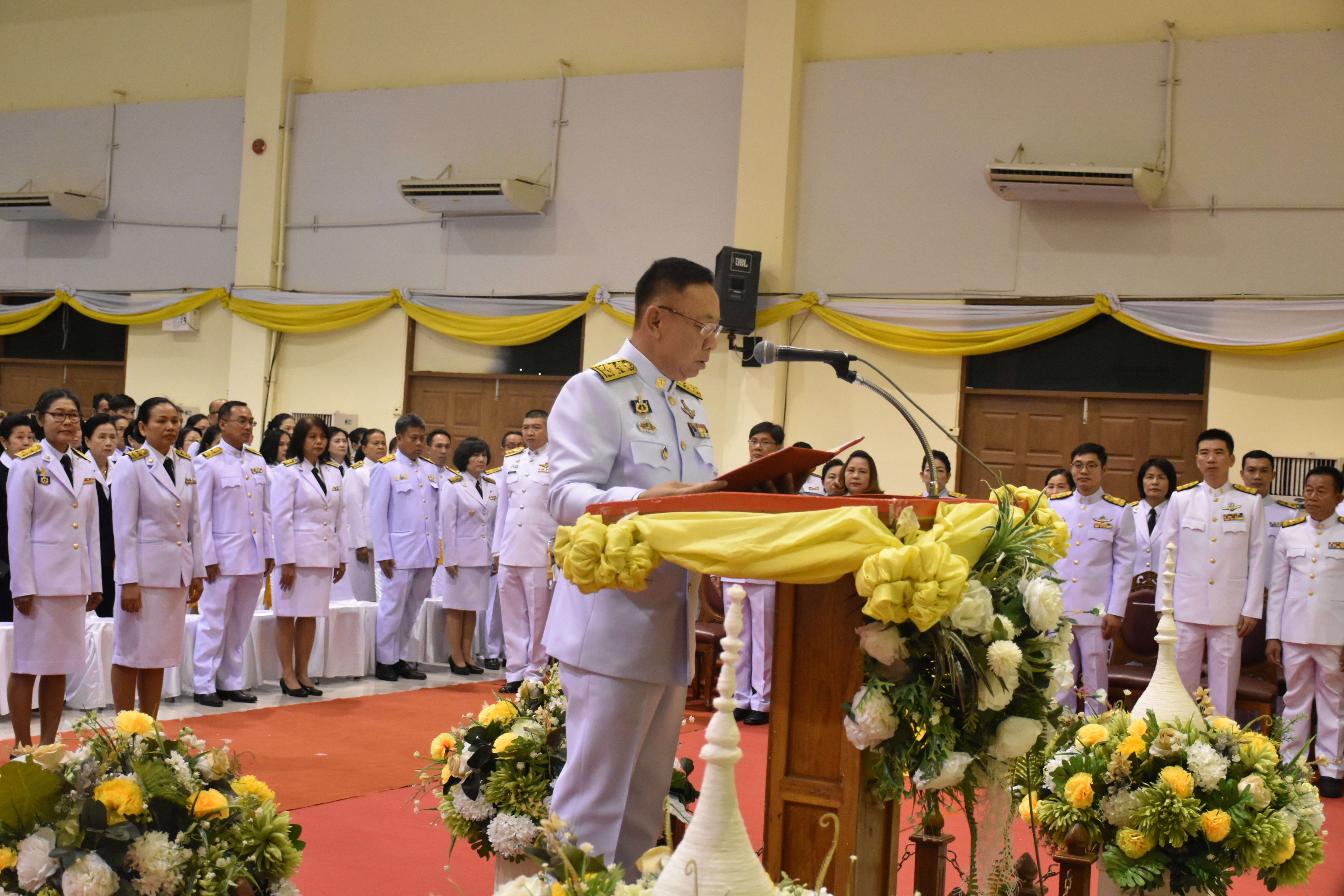 02/03/2563@ หอประชุมจังหวัดมหาสารคาม ต.แวงน่าง อ.เมืองมหาสารคาม จ.มหาสารคาม พช.มค. ร่วมพิธีวางพานพุ่มดอกไม้ถวายราชสักการะ แด่ พระบาทสมเด็จพระบรมชนกาธิเบศร มหาภูมิพลอดุลยเดชมหาราช บรมนาถบพิตร เนื่องในวันพระบิดาแห่งมาตรฐานการช่างไทย