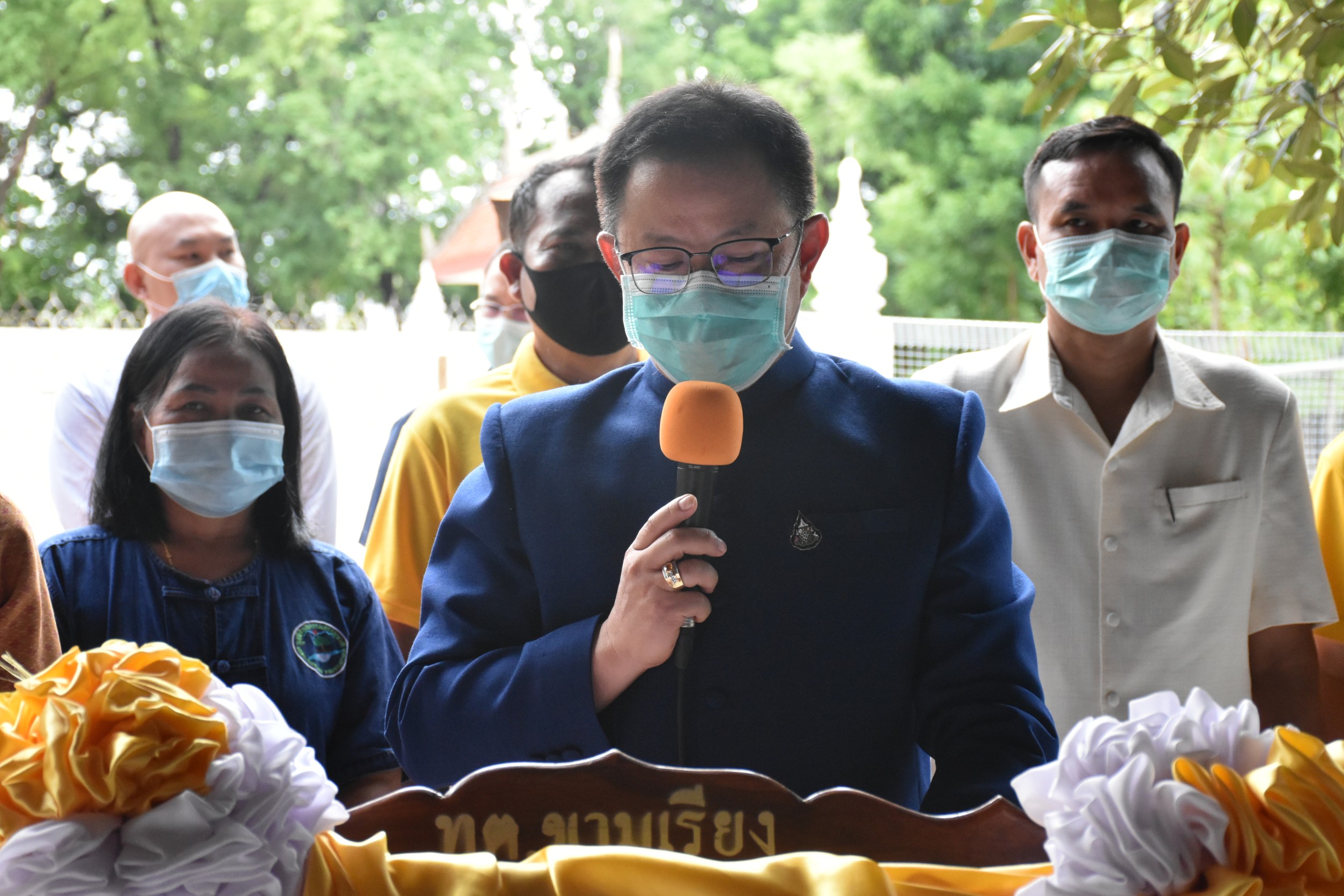 29 พฤษภาคม 2563 “เอามื้อสามัคคี” พช.มหาสารคาม ขับเคลื่อนกิจกรรมขยายผลปลูกผักสวนครัวจากวัดสู่ชุมชน ตามหลัก “บวร” วัดต้นแบบระดับจังหวัด ตามแผนปฏิบัติการ “90 วัน ปลูกผักสวนครัว เพื่อสร้างความมั่นคงทางอาหาร” ณ วัดพุทธไชยาราม บ้านเขียบ ม.3 ต.ขามเรียง อ.กันทรวิชัย จ.มหาสารคาม