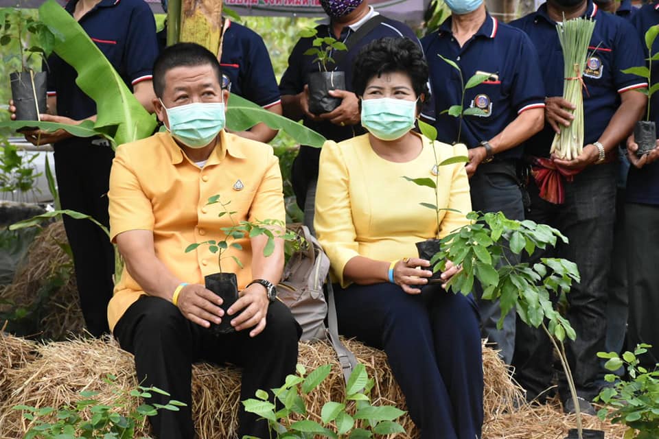 4 พฤษภาคม 2563 เวลา 09.00 น. ▶️พัฒนาชุมชนมหาสารคาม เปิดโครงการปลูกป่าเฉลิมพระเกียรติ เนื่องในโอกาสมหามคลพระราชพิธีบรมราชาภิเษกครบรอบ 1 ปี เพื่อถวายเป็นพระราชกุศล พระบาทสมเด็จพระปรเมนทรรามาธิบดี ศรีสินทรมหาวชิราลงกรณ พระวชิรเกล้าเจ้าอยู่หัว