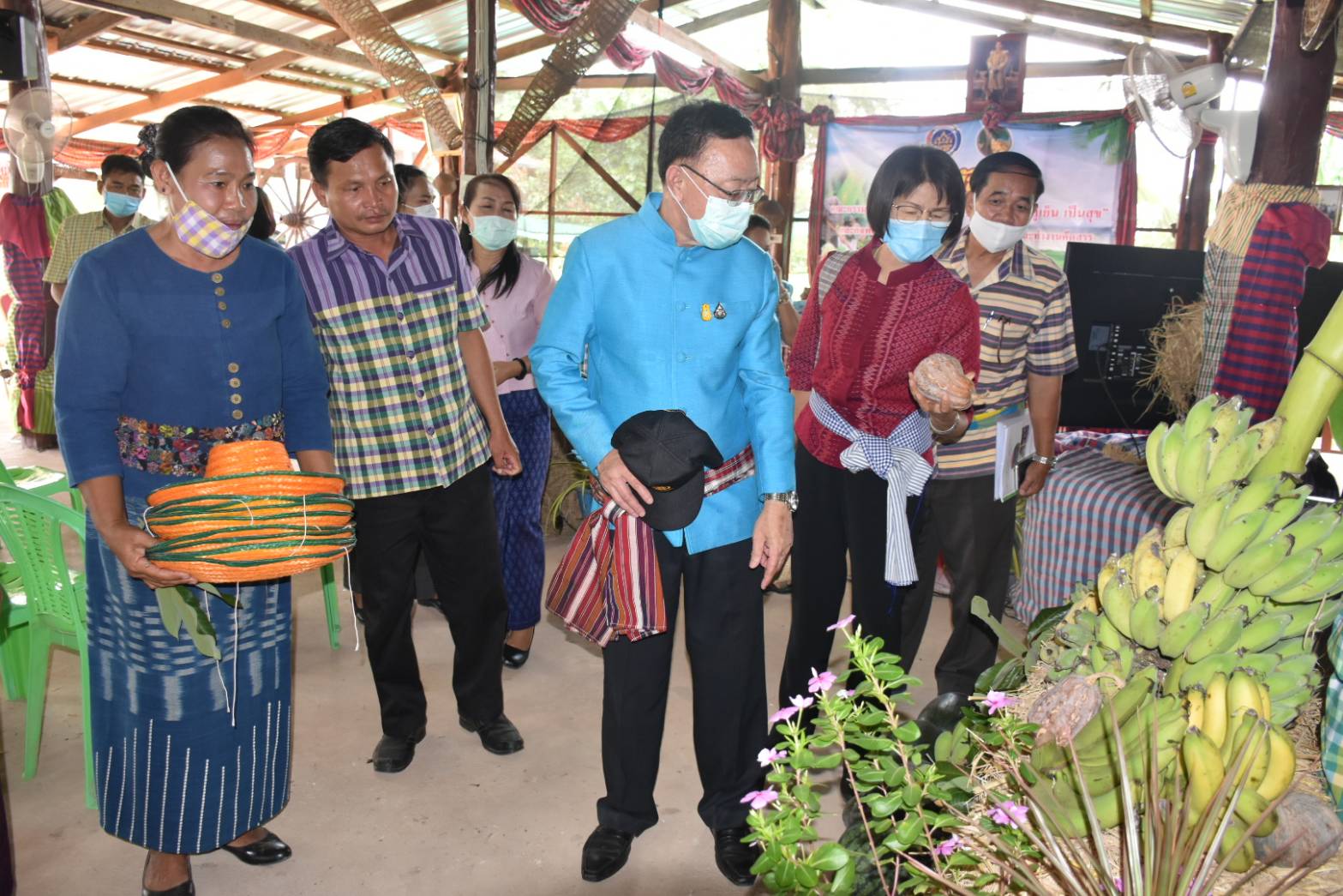 @ มหาสารคามเมืองแห่งความสุข 19 มิถุนายน 2563 เวลา 09.00 น. การคัดสรรหมู่บ้านเศรษฐกิจพอเพียง “อยู่เย็น เป็นสุข” ดีเด่นระดับจังหวัด ประจำปี 2563 จังหวัดมหาสารคาม