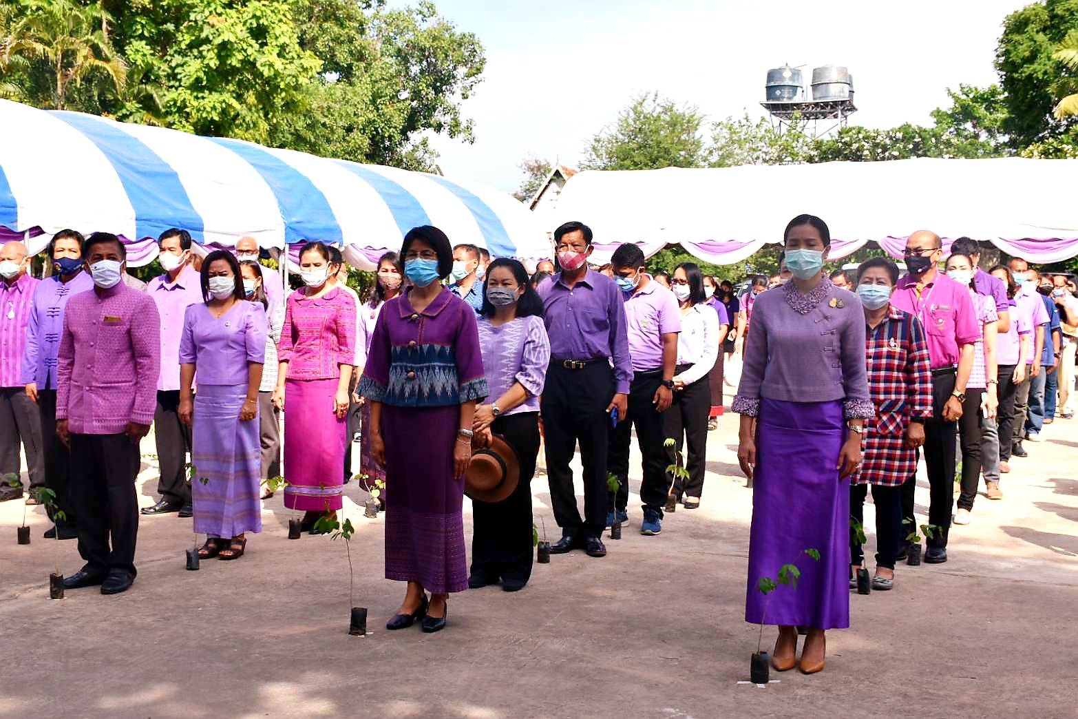 26 มิถุนายน 2563 พช.มค. ร่วมกับอำเภอโกสุมพิสัย และองค์การบริหารส่วนตำบลดอนกลาง อำเภอโกสุมพิสัย จังหวัดมหาสารคาม ดำเนินโครงการรวมพลังสตรีอาสาพัฒนา ปลูกป่าเฉลิมพระเกียรติ เนื่องในโอกาสวันเฉลิมพระชนมพรรษา สมเด็จพระนางเจ้าสุทิดา พัชรสุธาพิมลลักษณ พระบรมราชินี