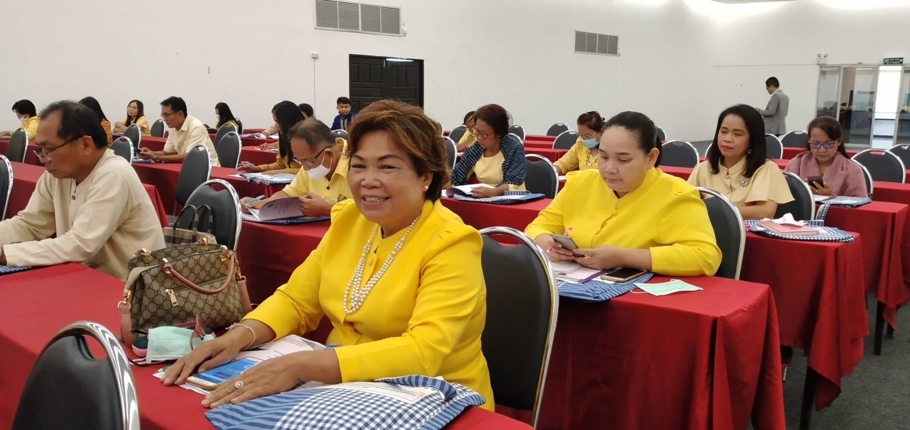  10 กรกฎาคม 2563 พช.มค. ดำเนินโครงการการพัฒนาระบบบริหารจัดการกองทุนและการประเมินผลทุนหมุนเวียน กิจกรรมที่1 ประชุมเชิงปฏิบัติการประเมินผลทุนหมุนเวียนกองทุนพัฒนาบทบาทสตรี ประจำปี 2563