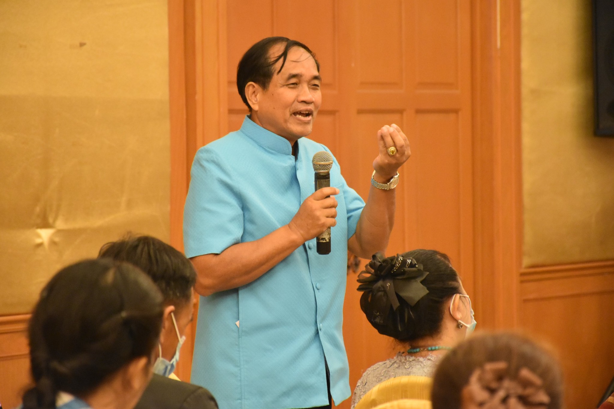 วันพุธที่ 19 สิงหาคม 2563 พช.มหาสารคาม บันทึกข้อตกลง (MOU) ว่าด้วยการประสานความร่วมมือการเชื่อมโยงเครือข่าย องค์ความรู้ การค้า การลงทุน และการตลาด เพื่อสนับสนุนการสร้างรายได้จากการจำหน่ายสินค้าชุมชนด้วยกลไกประชารัฐ ระหว่าง จังหวัดมหาสารคาม กับ ส่วนราชการ ภาคเอกชน ภาคการศึกษา ณ ห้องประชุม TCC 3 โรงแรมตักสิลามหาสารคาม อำเภอเมืองมหาสารคาม จังหวัดมหาสารคาม