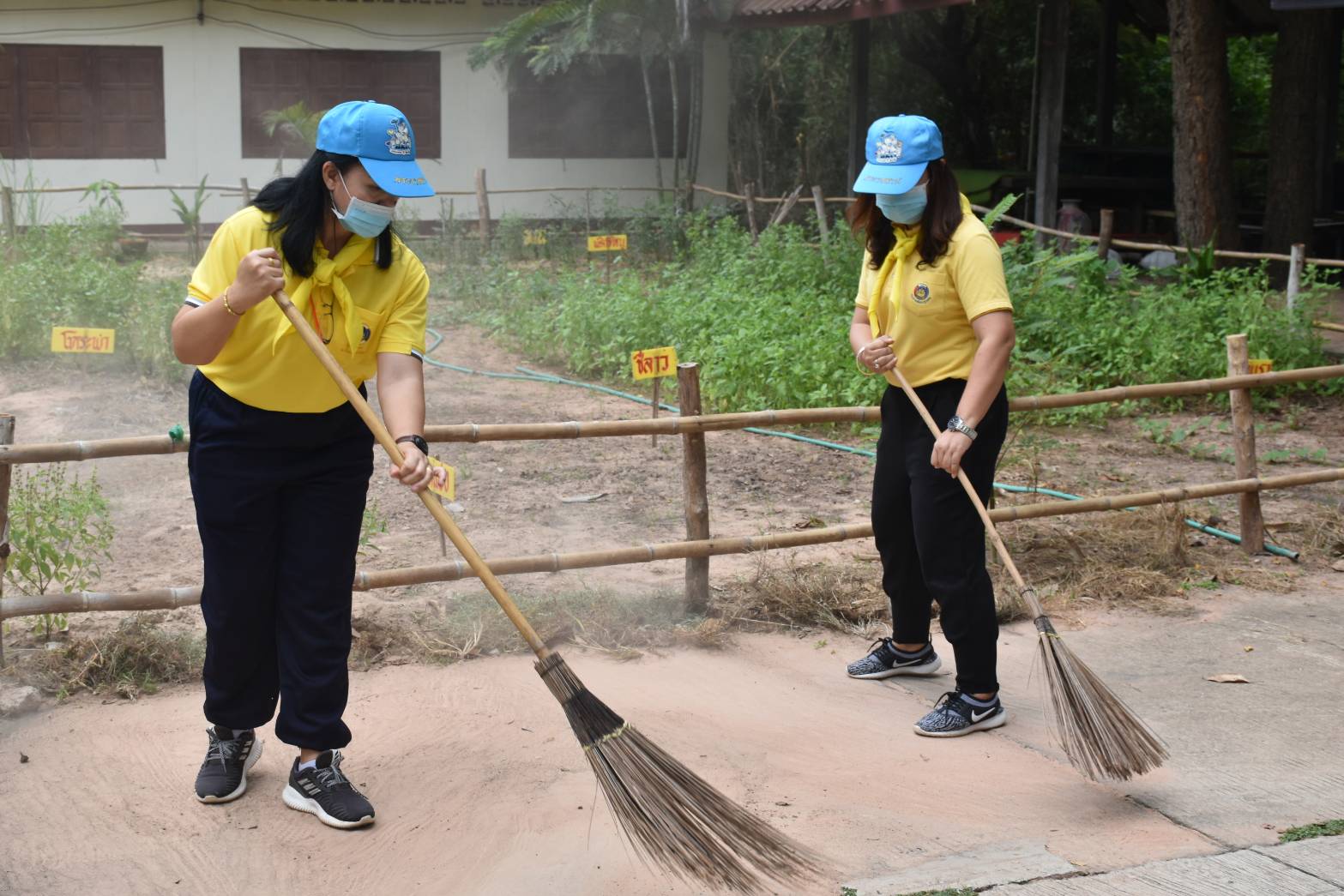 พช.มหาสารคาม : ร่วมกิจกรรมเฉลิมพระเกียรติเนื่องในโอกาสวันเฉลิมพระชนมพรรษาพระบาทสมเด็จพระเจ้าอยู่หัว 28 กรกฎาคม 2563