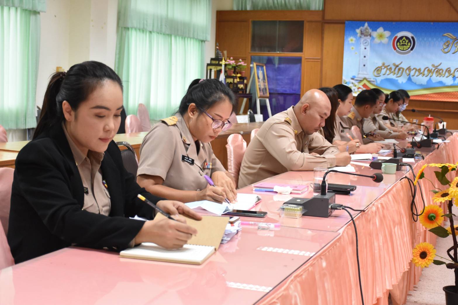 วันนี้ 5 ตุลาคม 2563 เวลา 09.00 น. พช.มหาสารคามประชุมสำนักงานพัฒนาชุมชนจังหวัดมหาสารคาม