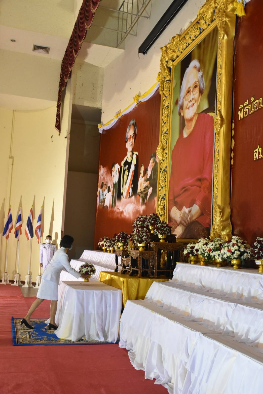 พช.มหาสารคาม ร่วมพิธีน้อมรำลึกเนื่องในวันคล้ายวันพระราชสมภพครบ 120 ปี สมเด็จพระศรีนครินทราบรมราชชนนี 21 ตุลาคม 2563