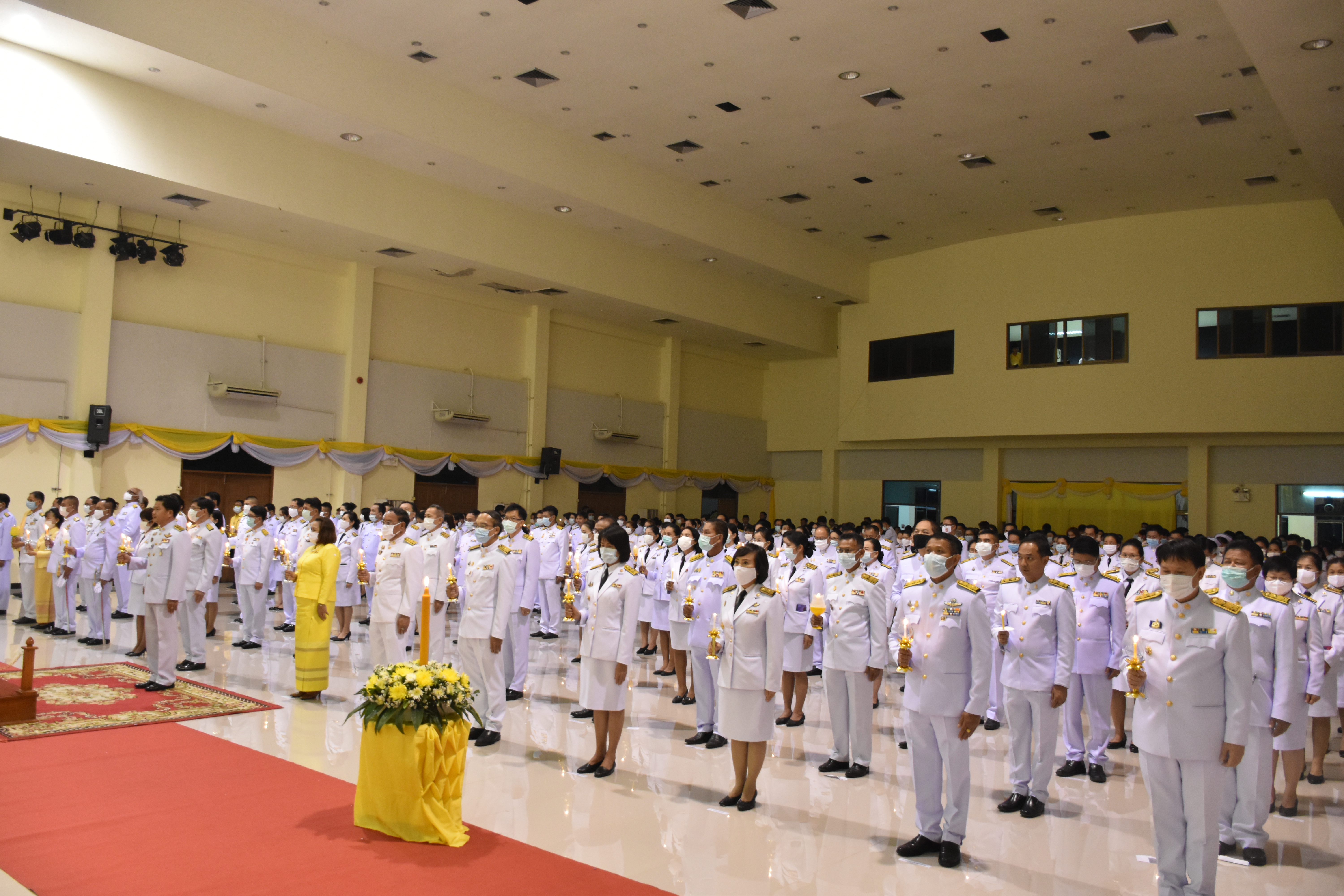 13 ตุลาคม 2563 เวลา 18.00 น. ณ หอประชุมจังหวัดมหาสารคาม พช.มหาสารคาม ร่วมพิธีจุดเทียนชัยเพื่อน้อมรำลึกในพระมหากรุณาธิคุณ เนื่องในวันคล้ายวันสวรรคต พระบาทสมเด็จพระบรมชนกาธิเบศร มหาภูมิพลอดุลยเดชมหาราช บรมนาถบพิตร 13 ตุลาคม 2563