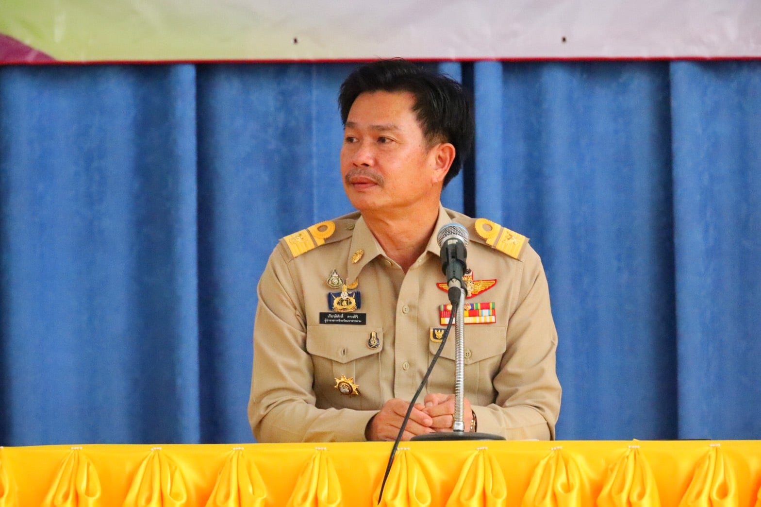 ? ผู้ว่าฯ มหาสารคาม ลงพื้นที่มอบแนวทางการปฏิบัติราชการ แก่ข้าราชการ เจ้าหน้าที่ ผู้บริหารองค์กรปกครองส่วนท้องถิ่น กำนัน ผู้ใหญ่บ้าน ในพื้นที่ อ.นาเชือก และ อ.นาดูน จ.มหาสารคาม