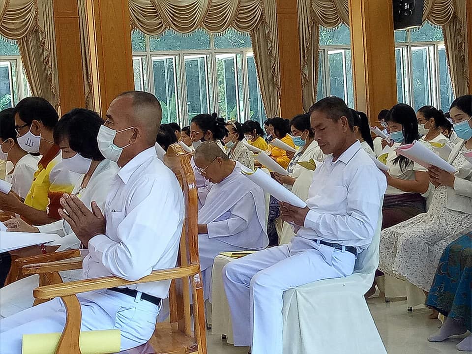 พช.มหาสารคาม ร่วมพิธีเจริญพระพุทธมนต์เพื่อความเป็นสิริมงคลให้กับแผ่นดินและปวงชนชาวไทยทุกหมู่เหล่าในโอกาสวันชาติและวันพ่อแห่งชาติ 5 ธันวาคม 2563
