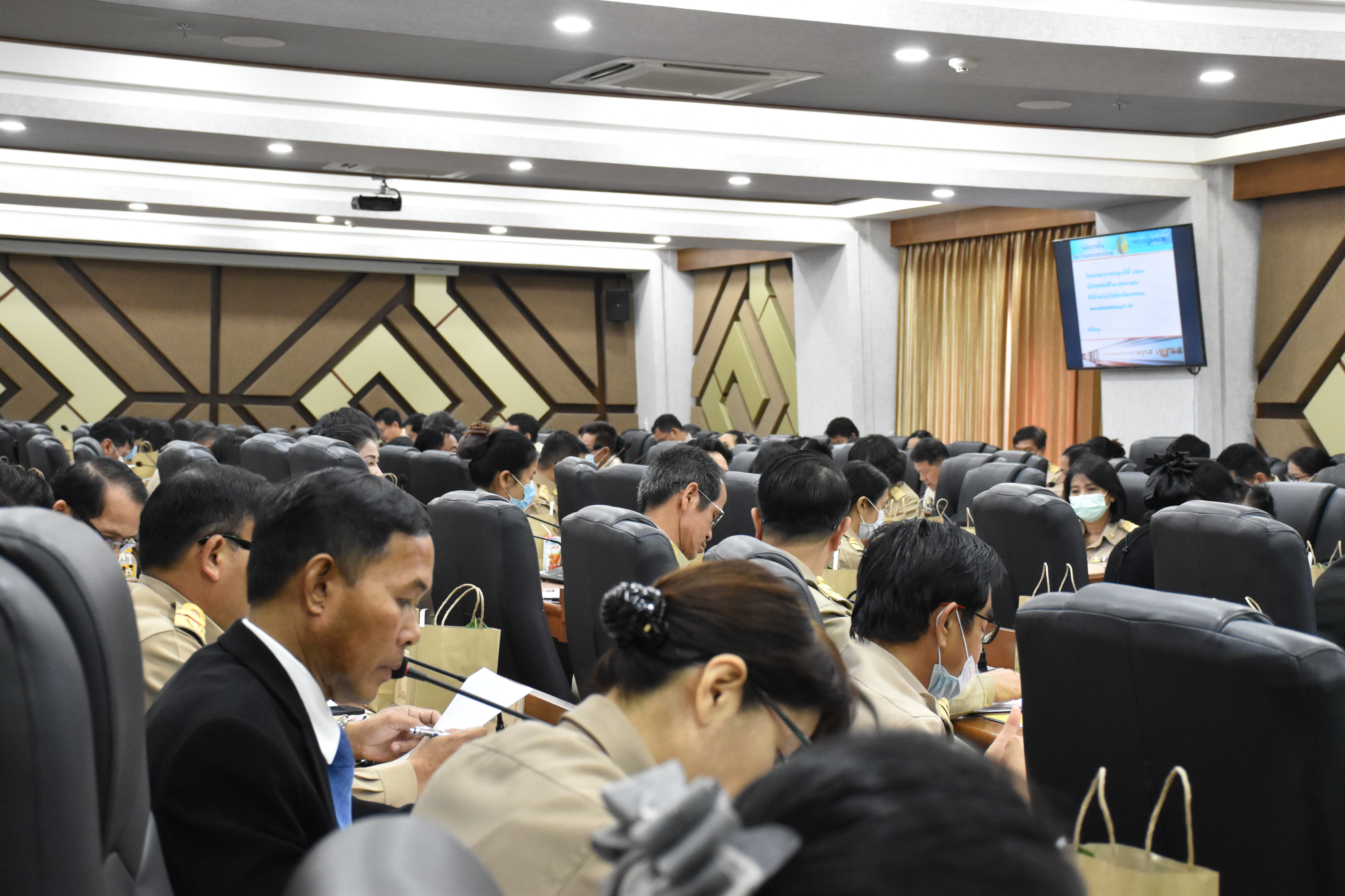 พัฒนาการจังหวัดมหาสารคาม​ ร่วมประชุมคณะกรมการจังหวัดมหาสารคาม ประจำเดือน พฤศจิกายน 2563