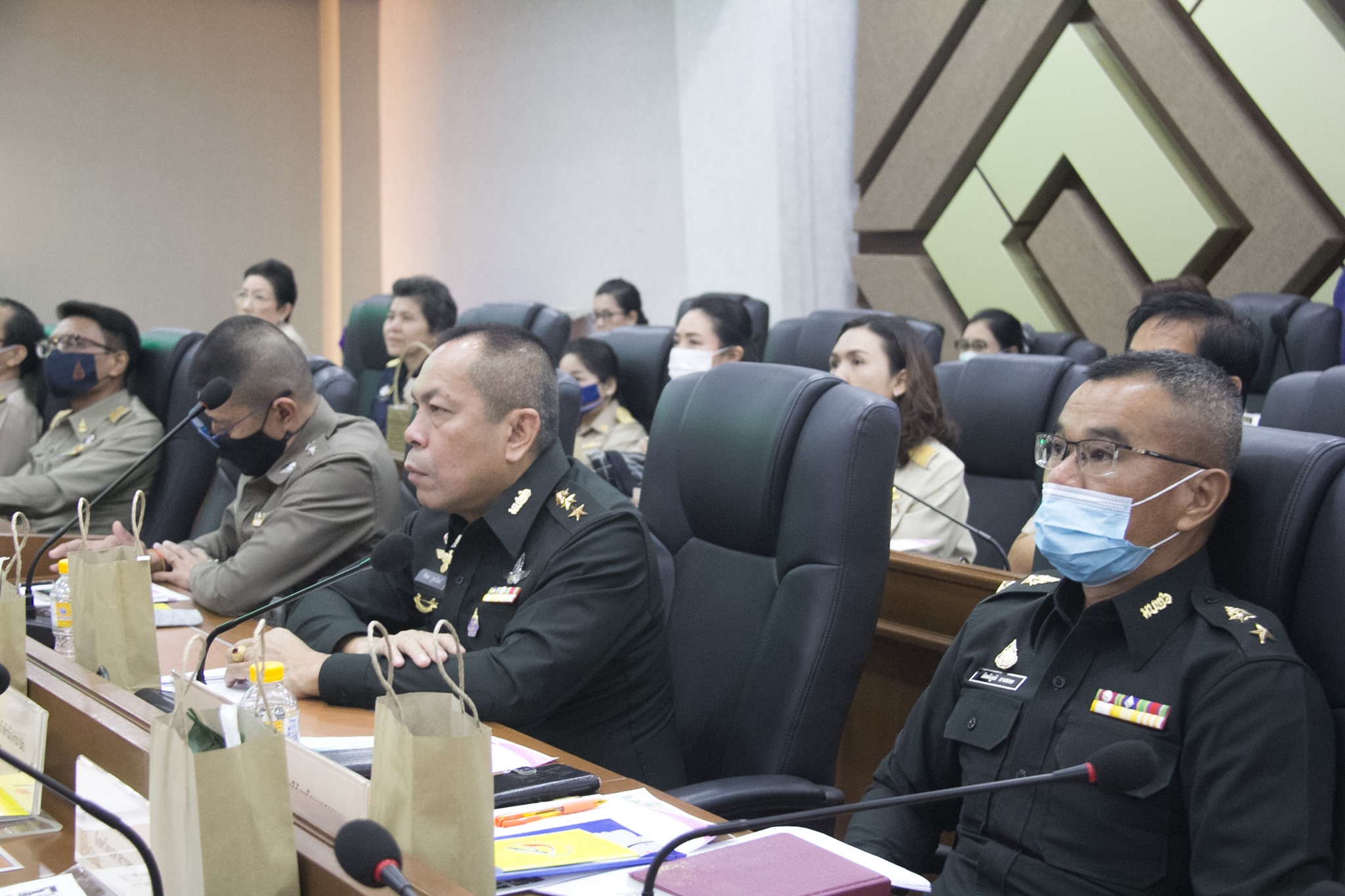 จ.มหาสารคาม ประชุมคณะกรมการจังหวัดมหาสารคาม หัวหน้าส่วนราชการ ประชุมกรมการจังหวัดมหาสารคาม ประจำเดือน พ.ย. 2563
