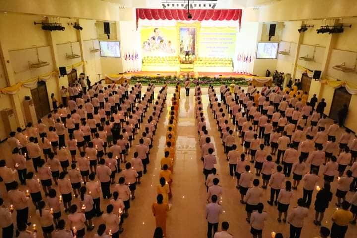 พช.มหาสารคาม ร่วมพิธีจุดเทียนสดุดีพระเกียรติคุณและน้อมรำลึกในพระมหากรุณาธิคุณของ  พระบาทสมเด็จพระบรมชนกาธิเบศร มหาภูมิพลอดุลยเดชมหาราช บรมนาถบพิตร วันชาติ และวันพ่อแห่งชาติ 5 ธันวาคม 2563