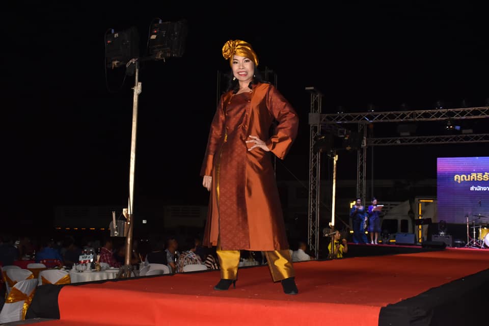 จัดใหญ่ !! เครือข่าย OTOP อ.กันทรวิชัย จังหวัดมหาสารคาม จัดงาน “ออนซอนของดี ราตรีดอกผักติ้ว คร้งที่ 1” โชว์ของดี “ผ้าลายดอกผักติ้ว” หนึ่งเดียวในประเทศไทย