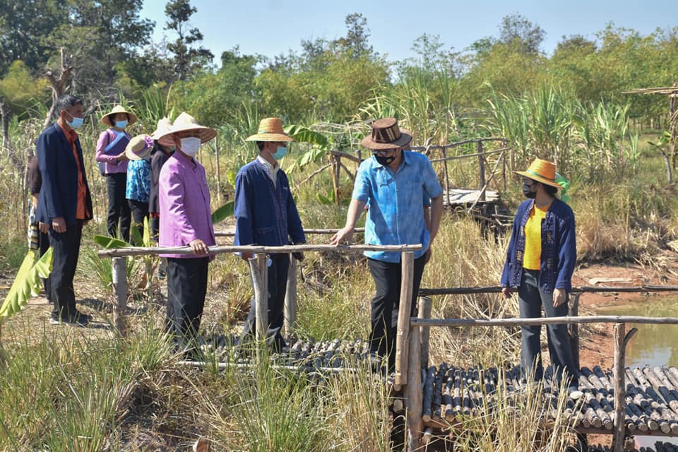 ผู้ตรวจราชการกรมการพัฒนาชุมชน ตรวจติดตามการดำเนินงานโครงการพัฒนาพื้นที่ต้นแบบการพัฒนาคุณภาพชีวิตตามหลักทฤษฎีใหม่ ประยุกต์สู่ “โคก หนอง นา โมเดล” จังหวัดมหาสารคาม