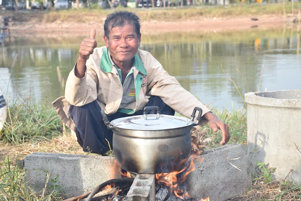 ผู้เข้ารับการฝึกอบรมเพิ่มทักษะระยะสั้นการพัฒนากสิกรรมสู่ระบบเศรษฐกิจพอเพียง รูปแบบ โคก หนอง นา โมเดล ระดมสมองออกแบบเชิงภูมิสังคมไทย ตามหลักการพัฒนาภูมิสังคมอย่างยั่งยืนเพื่อการพึ่งตนเองและรองรับภัยพิบัติ