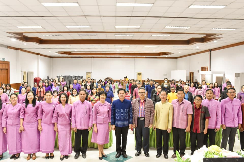 ผู้ว่าฯมหาสารคาม มอบแนวทางการปฏิบัติราชการ ในการประชุมเพิ่มศักยภาพเจ้าหน้าที่พัฒนาชุมชนในการขับเคลื่อนกิจกรรมตามแผนปฏิบัติราชการ ประจำปีงบประมาณ 2564