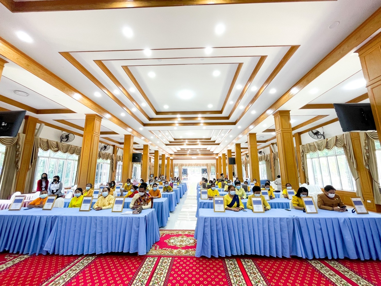 จังหวัดมหาสารคาม ประกอบพิธีลงนามถวายพระพรชัยมงคลสมเด็จพระเจ้าลูกเธอ เจ้าฟ้าสิริวัณณวรี นารีรัตนราชกัญญา เนื่องในโอกาสวันคล้ายวันประสูติ 8 มกราคม 2564 และพิธีมอบแบบลายผ้ามัดหมี่ ชื่อลาย “ผ้ามัดหมี่ลายขอเจ้าฟ้าสิริวัณณวรีฯ” แก่ผู้แทนกลุ่มทอผ้า จังหวัดมหาสารคาม 