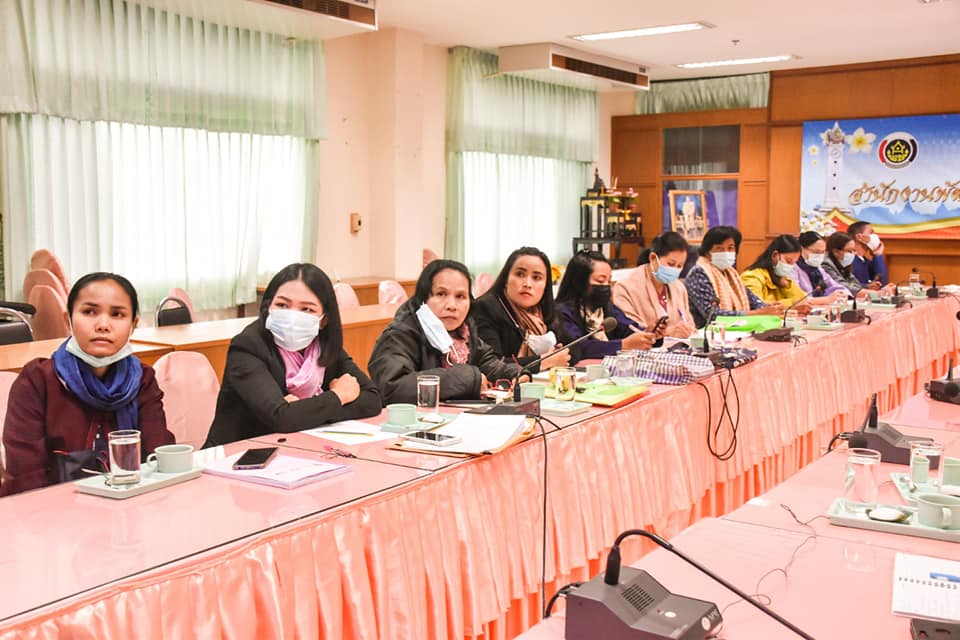 พช.มหาสารคาม ร่วมรับฟังการประชุมขับเคลื่อนการดำเนินงานโครงการพัฒนาพื้นที่ต้นแบบการพัฒนาคุณภาพชีวิตตามหลักทฤษฎีใหม่ ประยุกต์สู่ “โคก หนอง นา โมเดล” ผ่านระบบวีดิทัศน์ทางไกล (Video Conference)