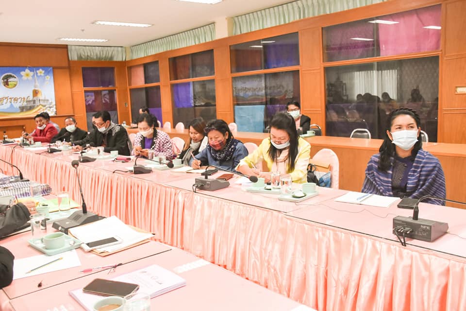 พช.มหาสารคาม ร่วมรับฟังการประชุมขับเคลื่อนการดำเนินงานโครงการพัฒนาพื้นที่ต้นแบบการพัฒนาคุณภาพชีวิตตามหลักทฤษฎีใหม่ ประยุกต์สู่ “โคก หนอง นา โมเดล” ผ่านระบบวีดิทัศน์ทางไกล (Video Conference)