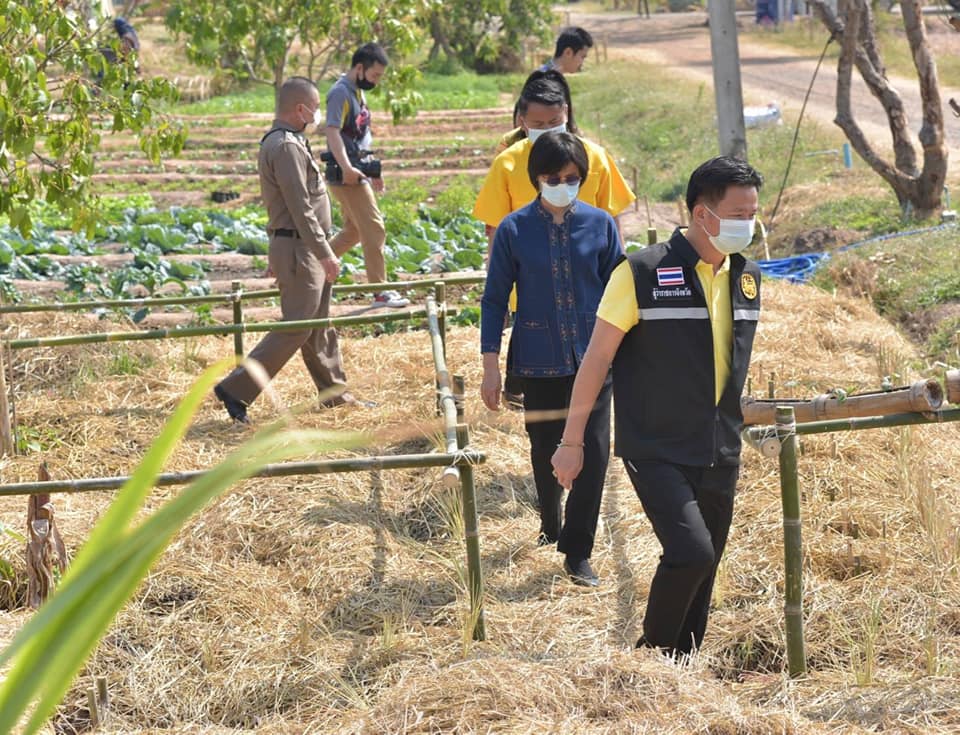 ผู้ว่าราชการจังหวัดมหาสารคาม เปิดกิจกรรมฝึกอบรมเพิ่มทักษะระยะสั้นการพัฒนากสิกรรมสู่ระบบเศรษฐกิจพอเพียง รูปแบบ โคก หนอง นา โมเดล รุ่นที่ 6