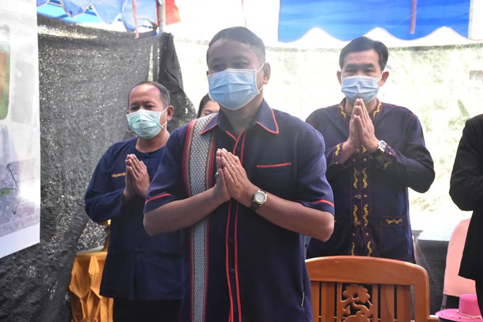 ผู้ว่าฯ มหาสารคาม เดินตามศาสตร์พระราชา มุ่งพัฒนาพื้นที่ต้นแบบฯ “โคก หนอง นา โมเดล” สู่ทางรอดวิกฤต