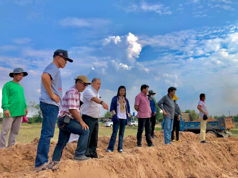 ชาวบ้านปลื้ม​ นายอำเภอนาเชือก​ ลงพื้นที่ติดตามให้กำลังใจ​ทำ​”โคก​ หนองนา​ โมเดล”
