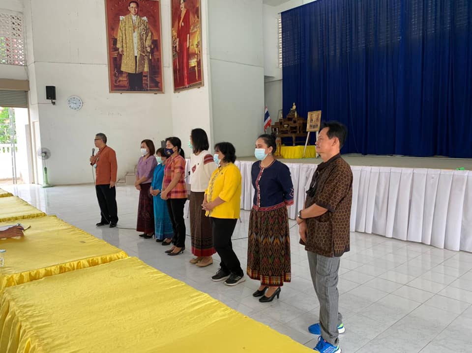 สพอ.เมืองมหาสารคามพร้อมด้วยเจ้าหน้าที่พัฒนาชุมชน  จัดประชุมปราชญ์ชุมชนด้านอาชีพ ตามโครงการสร้างความมั่นคงด้านอาชีพและรายได้ ตามหลักปรัชญาของเศรษฐกิจพอเพียง