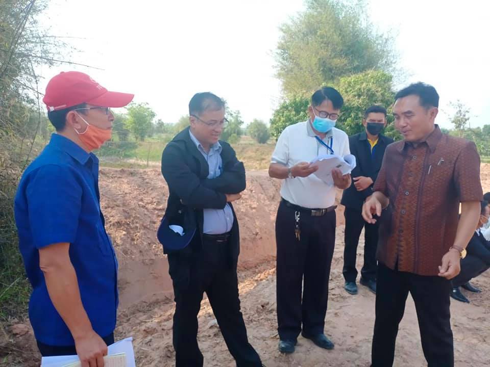 สพอ.โกสุมพิสัย​ พร้อมรับคณะเจ้าหน้าที่​ ปปช.​ ตรวจการดำเนินงานของผู้รับจ้าง ฯ​โครงการ​ “โคก​ หนอง​ นา​ โมเดล”