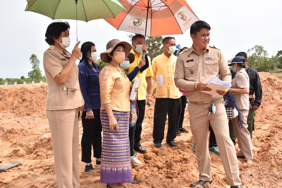 ผู้ตรวจราชการกรมการพัฒนาชุมชน ลงพื้นที่ตรวจติดตามการดำเนินงานโครงการพัฒนาพื้นที่ต้นแบบการพัฒนาคุณภาพชีวิต ตามหลักทฤษฎีใหม่ ประยุกต์สู่ “โคก หนอง นา พช.” พื้นที่อำเภอกันทรวิชัย จังหวัดมหาสารคาม
