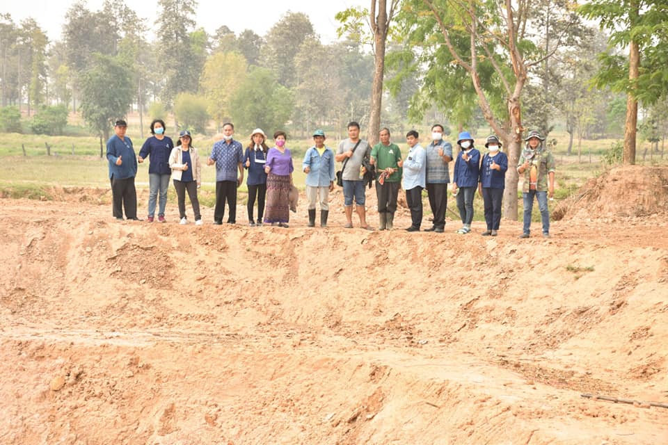 ผู้ตรวจราชการกรมการพัฒนาชุมชน ลงพื้นที่ตรวจติดตามการดำเนินงานโครงการพัฒนาพื้นที่ต้นแบบการพัฒนาคุณภาพชีวิต ตามหลักทฤษฎีใหม่ ประยุกต์สู่ “โคก หนอง นา โมเดล” พื้นที่อำเภอนาเชือก จังหวัดมหาสารคาม