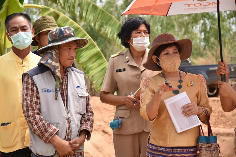 ผู้ตรวจราชการกรมการพัฒนาชุมชน ลงพื้นที่ตรวจติดตามการดำเนินงานโครงการพัฒนาพื้นที่ต้นแบบการพัฒนาคุณภาพชีวิต ตามหลักทฤษฎีใหม่ ประยุกต์สู่ “โคก หนอง นา พช.” พื้นที่อำเภอกันทรวิชัย จังหวัดมหาสารคาม