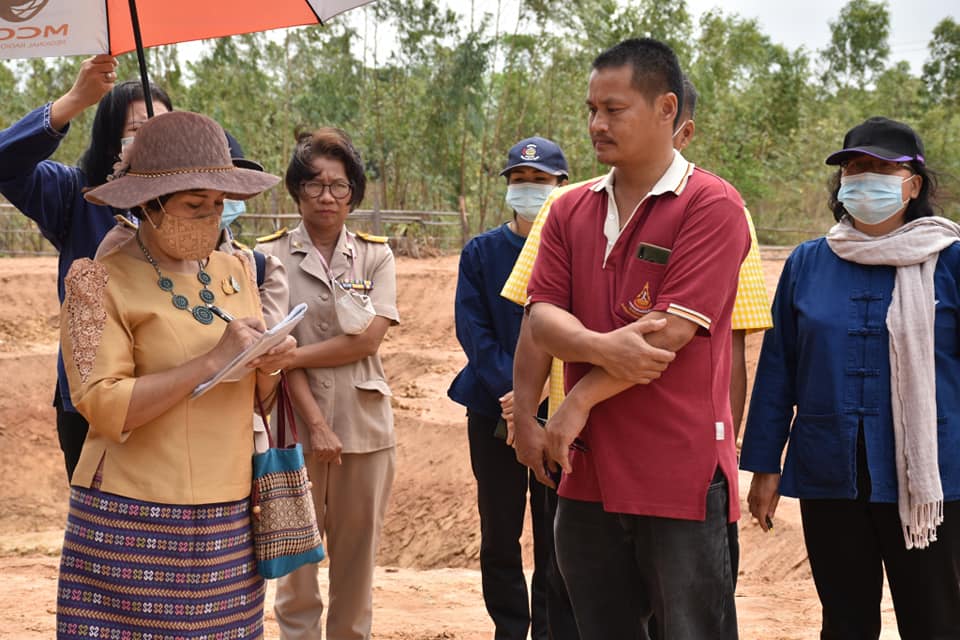 ผู้ตรวจราชการกรมการพัฒนาชุมชน ลงพื้นที่ตรวจติดตามการดำเนินงานโครงการพัฒนาพื้นที่ต้นแบบการพัฒนาคุณภาพชีวิต ตามหลักทฤษฎีใหม่ ประยุกต์สู่ “โคก หนอง นา พช.” พื้นที่อำเภอกันทรวิชัย จังหวัดมหาสารคาม