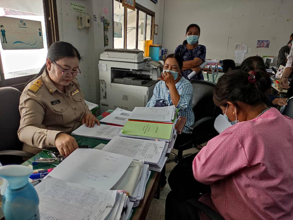สพอ.พยัคฆภูมิพิสัย​ แนะสมาชิกตามมาตรการปรับโครงสร้างหนี้และพักชำระหนี้กองทุนพัฒนาบทบาทสตรี