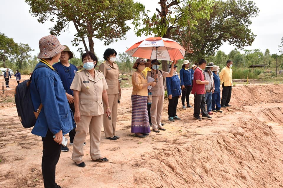 ผู้ตรวจราชการกรมการพัฒนาชุมชน ลงพื้นที่ตรวจติดตามการดำเนินงานโครงการพัฒนาพื้นที่ต้นแบบการพัฒนาคุณภาพชีวิต ตามหลักทฤษฎีใหม่ ประยุกต์สู่ “โคก หนอง นา พช.” พื้นที่อำเภอกันทรวิชัย จังหวัดมหาสารคาม