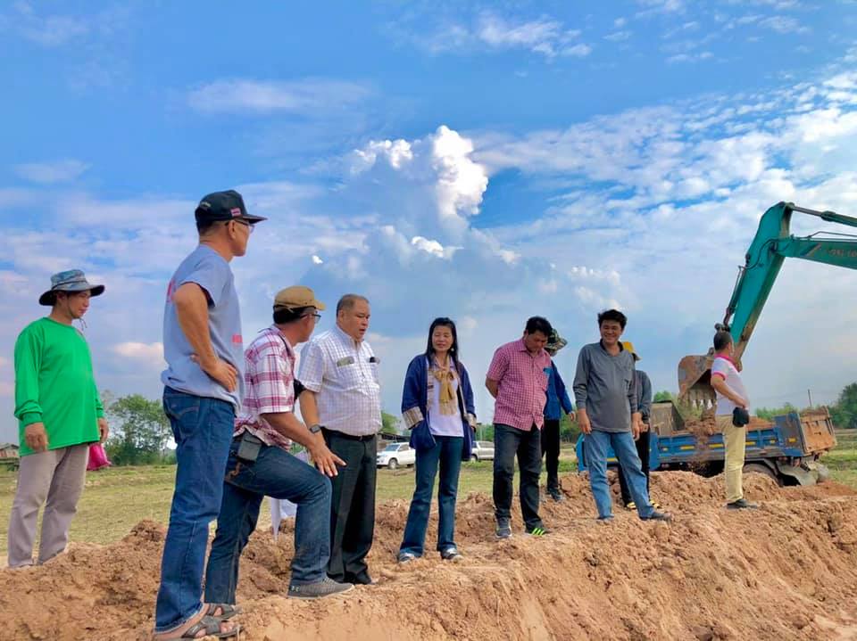 ชาวบ้านปลื้ม​ นายอำเภอนาเชือก​ ลงพื้นที่ติดตามให้กำลังใจ​ทำ​”โคก​ หนองนา​ โมเดล”