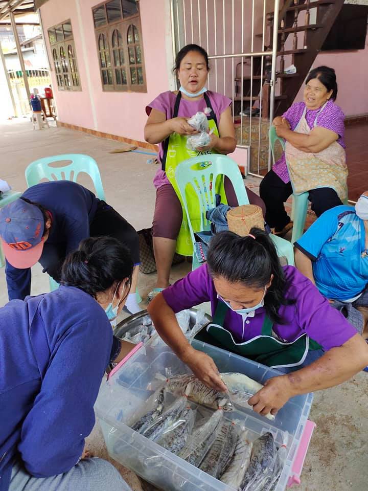 ทีม​ สพอ.เมืองมหาสารคาม​ลุยงานสัมมาชีพชุมชน​ ฝึกอาชีพครัวเรือนเป้าหมาย​ มุ่งสร้างอาชีพเสริมรายได้