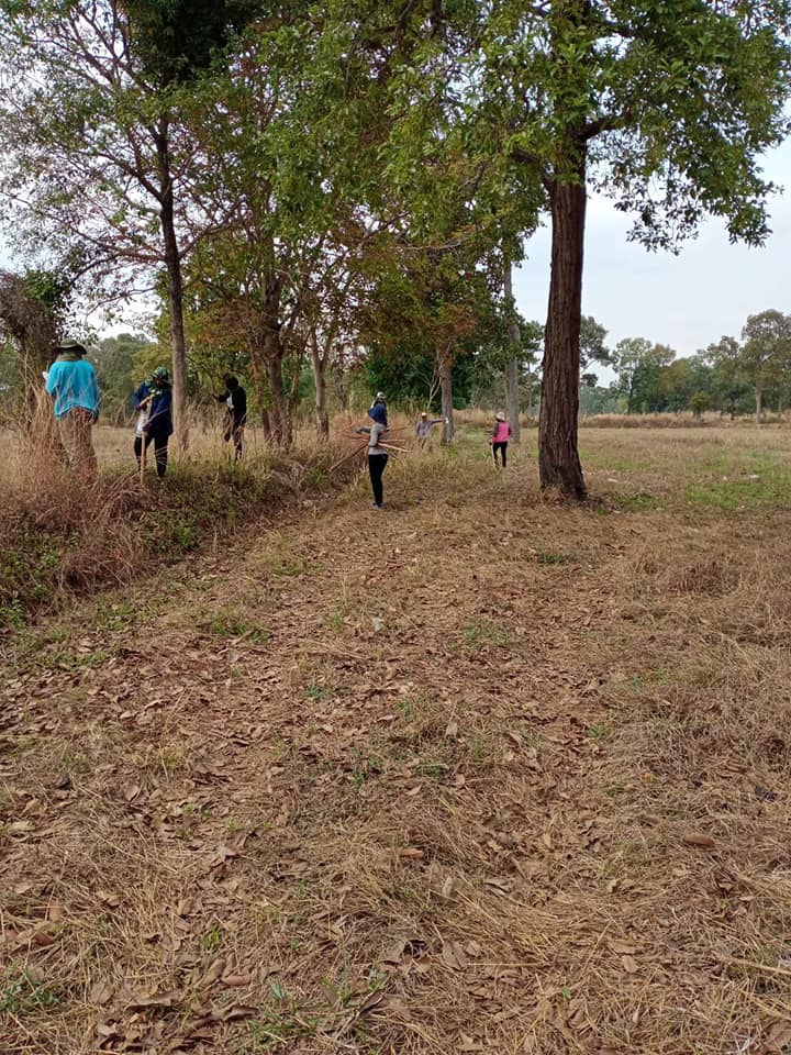 บูรณาการ​งานสำเร็จ​  อำเภอนาดูนผนึกกำลัง​ นพต.​/ทีมช่าง​ วัดพื้นที่กำหนดแนวตามแบบ​”โคก​ หนอง​ นา​ โมเดล”