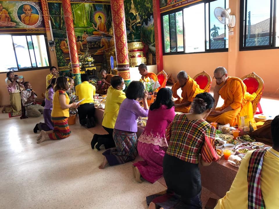 อำเภอนาเชือก รวมพลังสตรีอนุรักษ์ผ้าถิ่นไทย น้อมใจอาสา พัฒนาความมั่นคงทางด้านอาหาร เนื่องในวันสตรีสากล ปี ๒๕๖๔