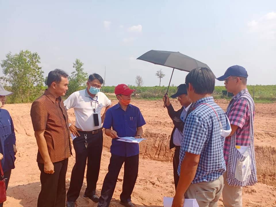 สพอ.โกสุมพิสัย​ พร้อมรับคณะเจ้าหน้าที่​ ปปช.​ ตรวจการดำเนินงานของผู้รับจ้าง ฯ​โครงการ​ “โคก​ หนอง​ นา​ โมเดล”